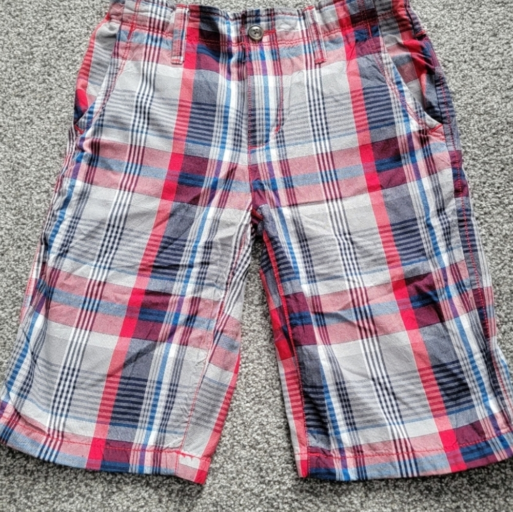 NWT! Arizona Jean Company Red and Blue Plaid Chino Shorts